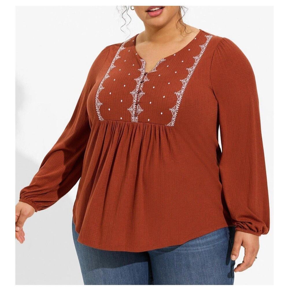 Torrid Textured Jersey V-Neck Embroidered Yoke Long Sleeve Top Size 4X NWT